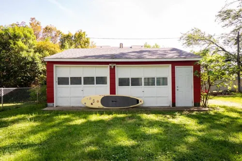Cozy golden gate cutie