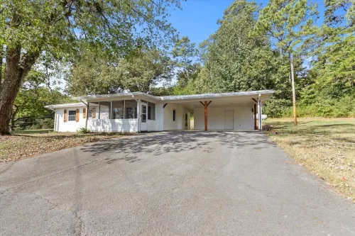 Peaceful Cabin Home-Minutes from Guntersville City Harbor and Boat Launches