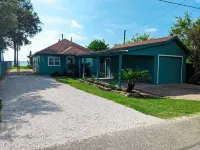 Pet-Friendly Waterfront Bayhouse with 300-Ft Fishing Pier - Bintang 3