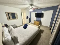 *The Lovely Place* Stunning 3BR 1.5 BA Sleeps 7. Private driveway RV parking.