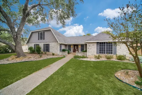Spacious 5Br Retreat w/ Pool, Hot Tub, Game Room & Pool Table - Sleeps 14