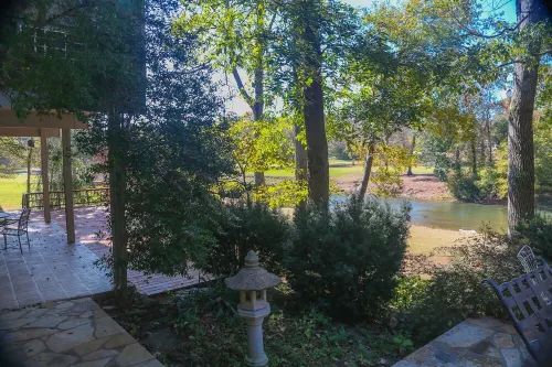 Riverfront, golf course retreat with pool!