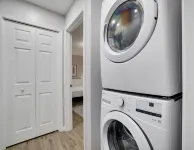 In Unit W&D Free Parking Fast Wifi 5 Min Downtown