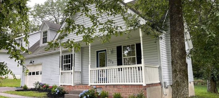 CENTRALLY LOCATED - 4 bedroom- Hancock House - Pet Friendly. 1 gig internet. Hotels in Gallatin