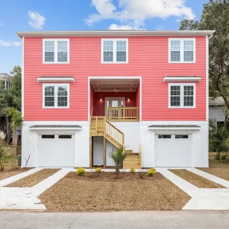 200ft from the Sound & 900ft to the Beach! New, large family home w/ elevator!