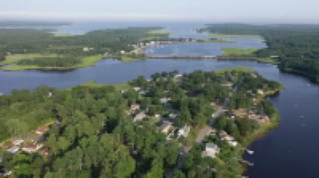 3 Bedroom Home Facing Inner harbor with 1st Floor King Bedroom.