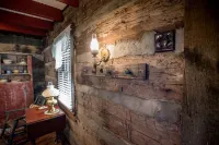 Original Circa 1818 Oak Lodge