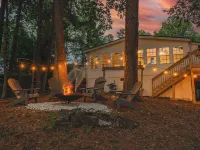 New Game Room-Snow Cones-Pet Friendly-Dock-Fire Pit-Kayaks-Paddleboards- Hotels in Stephens County