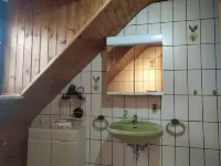 Beautiful and modern apartment in the cozy attic! Các khách sạn ở Klusserath