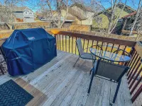 Spacious Home Near Tennyson & Olde Towne - Sauna + Massage Chair + WiFi