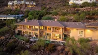 8Br Camelback Villa - Mountain Views, Pool, Spa, Theater & Outdoor Living