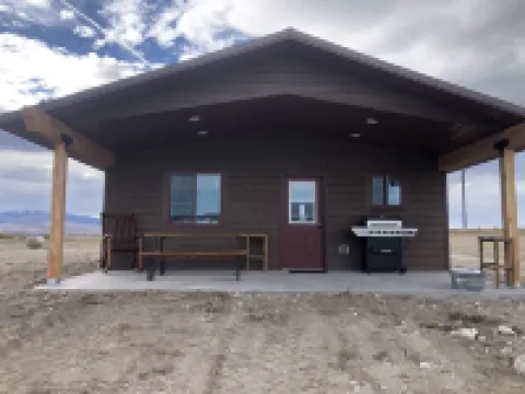 Shedhorn Cabin #2 of 3 - 1 BEDR & Full RV Hookups