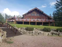 Rustic 2 Bedroom Cabin, 2 Baths,  Sleeps 4, 2 Minutes From West Glacier 아발란치 호 주변 호텔