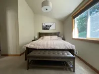 Waterfront with Hot Tub PNW Cabin