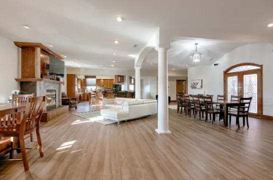 Hagenow Penthouse Suite 3500 Sq. Ft Executive Suite Downtown Lincoln
