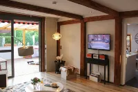 Top modern City Apartment at the University Hospital in a quiet green area