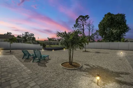 Clean,Great Location,Dockage Available,Heated Pool,3 Units, Huge Back Yard.Apt A Отели в г. Гров-Сити