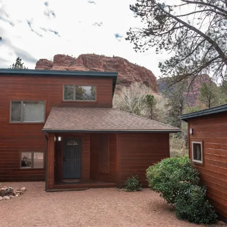 This loft style home is a perfect romantic getaway! Near to shopping and hiking!