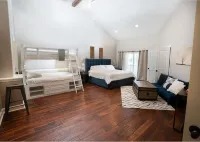 CALM, PEACEFUL COVE!  Lakefront Oasis w/ guest house + no stairs to huge dock!