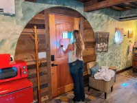 Hobbit Inspired Fairytale Hocking Hills State Park 3 mi away Pet Friendly