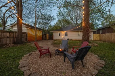 Boho BnB ~ Walk to Cherry/Pickwick & MSU Hotels near Relics Antique Mall