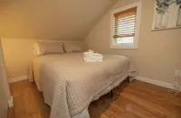 Sandpoint Retreat Sleeps 8 w/ Hottub and Bikes Các khách sạn ở Sandpoint