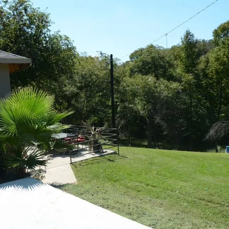 Large River Home with private pool, basketball court, private, pool table