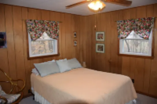 Kentucky Lake Waterfront Home, dock, 4 large BR, new kitchen in 2019