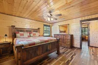 Brand New Secluded Cabin with Meadow Views