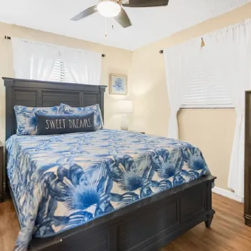 Waterfront Home - GameRoom / Saltwater Pool / Tropical Sunsets / Fish / Swim