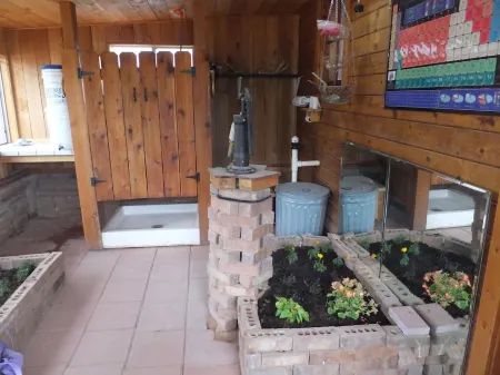 Glamping, Off-Grid Adventure at Peace-Friendly Cabin on 10 Acres w/ Stargazing! Отели рядом с достопримечательностью «Zion Natural History Center»