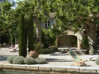 Mas Dagan, vacation apartments in Saint Remy to dream away on a romantic estate Hotels in Noves