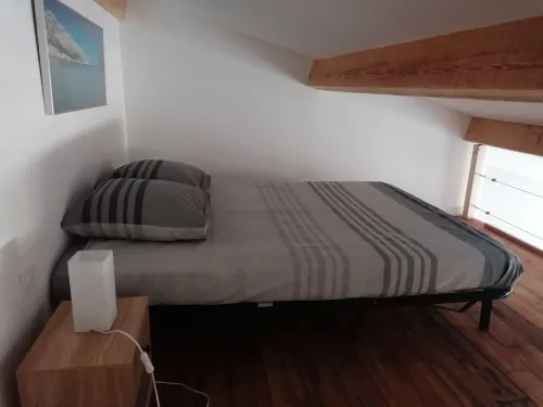 Studio Avec Terrasse et Piscine Hotels in Gard