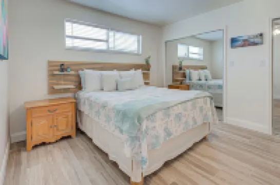 Coastal Retreat Hotels in Nokomis