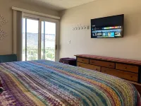 Fantastic view! 2 bed 2 bath! Pools, KING bed! 10% weekly discount!
