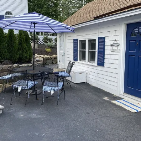 Classic Maine Beach Cottage - In the Heart of Ogt. Village , Walk to everything