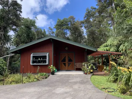 Craftsman Cottage on 6 forested acres