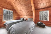 Wolf Lair - scenic Adirondack cabin escape  + lake access
