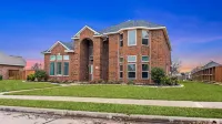 Amazing Pool Home near Lake Hotels in Rowlett