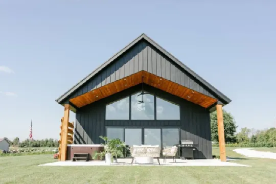 Sky Ridge Lodging- The Luna/ Brand New Cabin/ Amish Country