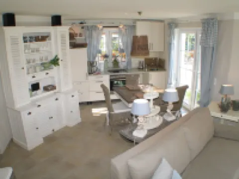 Exclusive apartment with garden and fireplace near the beach