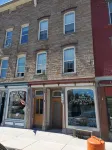 Charming 3rd Floor Walk-up River View