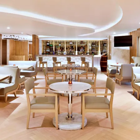 Courtyard by Marriott Bengaluru Hebbal Отели рядом с достопримечательностью «Технопарк Маньята»
