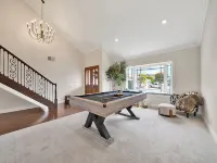 Luxury Family Villa, Heated Pool, Spa, Outdoor Kitchen, BBQ, Disneyland, Beaches