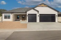 Modern Grand Junction Getaway Near Wineries, Hiking Trails and National Monument - บังกะโล