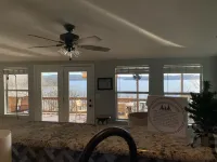 Lakefront Retreat - Stunning Views, Huge Kitchen & Neighborhood Boat Ramp