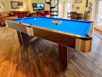 Above J’Town Marina, Lcky. Boat Parking. 3 Full Baths. Pool Table. Pet Friendly.