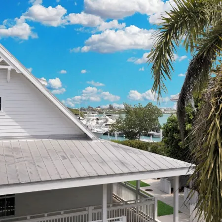 Coral Lagoon~Discounted Fall Rates ~Please Read Description~ Slip Included