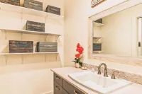 Professionally designed new unit at Kiahuna plantation with A/C Hotel dekat Hanapepe Valley Lookout