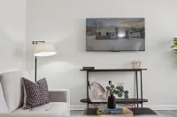 5 minutes from DTW! Hotels in Taylor